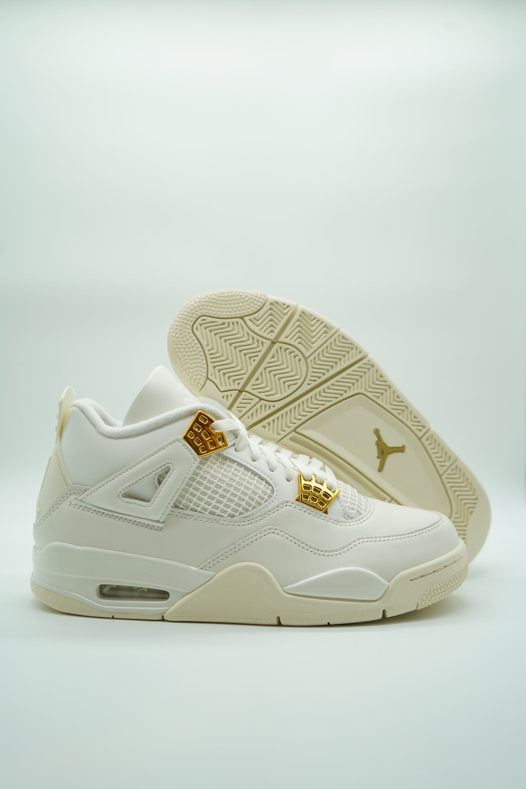 Women's Air Jordan Retro Metallic Gold - Main Image