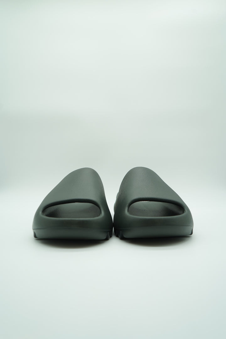 Yeezy Slide Dark Onyx – DecadeFootwear