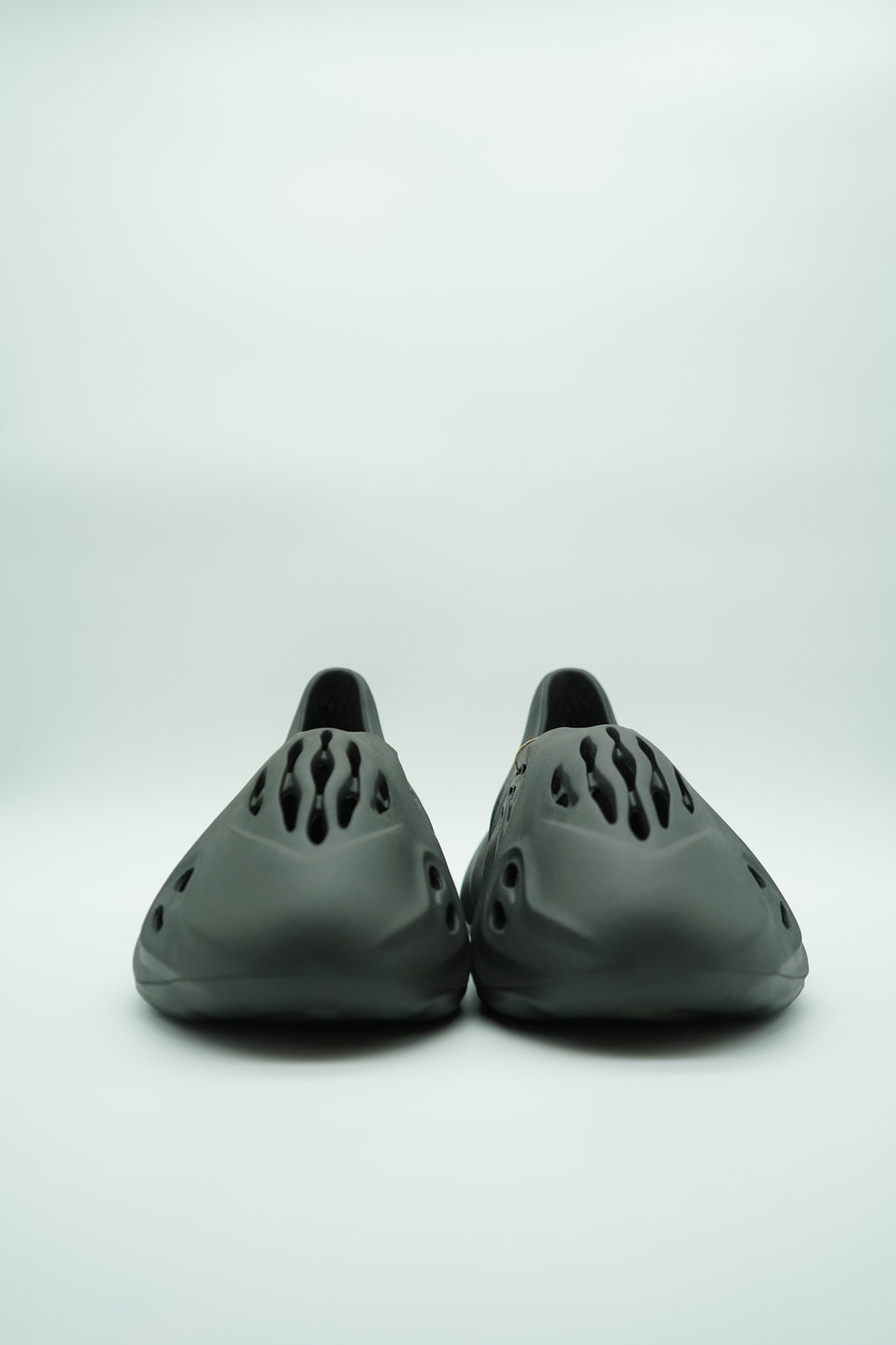 Yeezy Foam Runner Onyx – DecadeFootwear